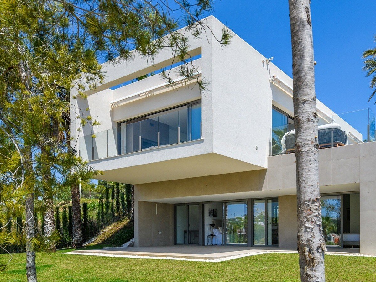 Villa Petirrojo – moderne og kompakt villa med utsikt